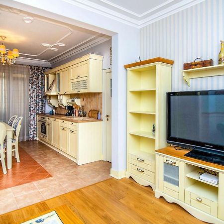 Central Shabby Chic Flat Close To Paid Parking Apartment Varna Luaran gambar